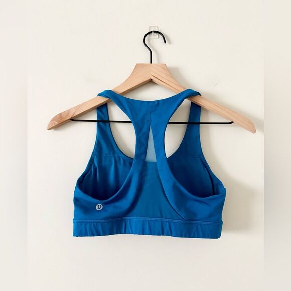 Lululemon Invigorate Sports Bra with Mesh Detail in Whirlpool Teal - Size 6 - Picture 2 of 4